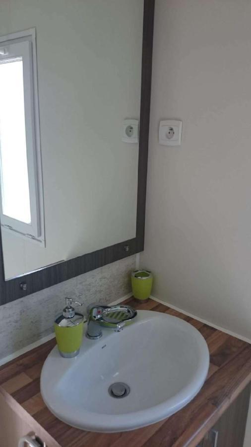 Mobil home récent clim 3ch Camping3* piscine Argelès-sur-Mer Extérieur photo